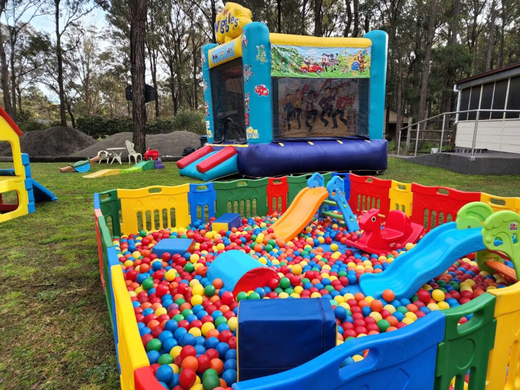 Large Jumping Castle and Medium Ballpit(Combo 9)